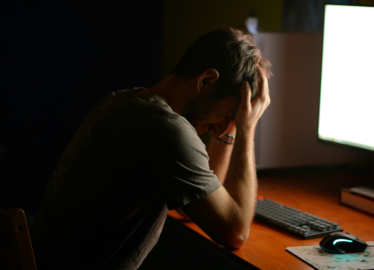 yorgun ofis çalışanı